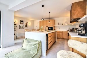 Photo 16- click for photo gallery